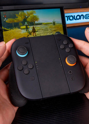 【 グリップ力強化 & 吸汗力強 】TALONGAMES Switch Joy-Con 2 Grip 用 コントローラーグリップ クラシックバージョン アンチスリップテープ 滑り止め グリップ テープ 滑り止め グリップシール カット済 1セット入り [ グリップ部分 + 十字キーパッド + ボタン+トリガー ]