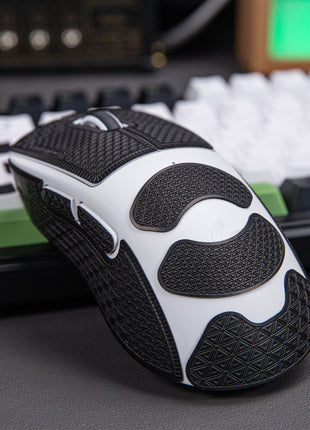 【送料無料】TALONGAMES マウスグリップ テープ Ultraバージョン Logicool G PRO X Superlight 2 DEX Wireless 無線 用 極薄 0.5mm 優れる吸水性 アンチスリップ テープ ゲーミングマウス用 滑り止めグリップテープ カット済【日本正規代理店保証品】