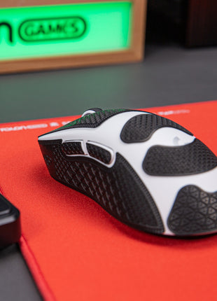【送料無料】TALONGAMES マウスグリップ テープ Ultraバージョン Logicool G PRO X Superlight 2 DEX Wireless 無線 用 極薄 0.5mm 優れる吸水性 アンチスリップ テープ ゲーミングマウス用 滑り止めグリップテープ カット済【日本正規代理店保証品】